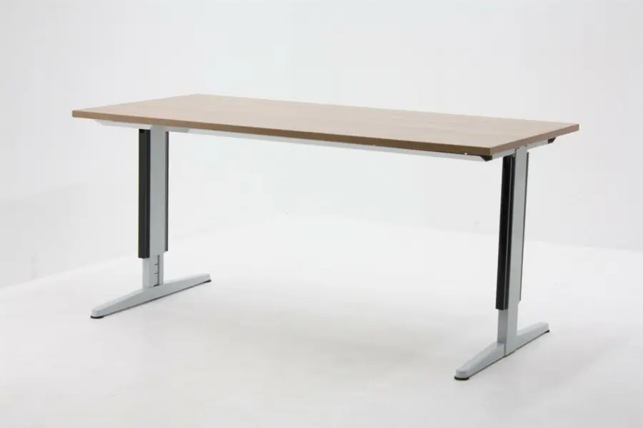 Tijdelijk Beschikbaar Bureau Aspa Facility 180x90cm (bxd), werkblad kersen havanna, t-poot alu grijs, circulair