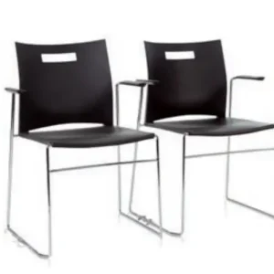 Aanbieding Kunststof design stoel Como in het groen met armleggers