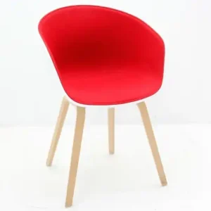 Vergaderstoel HAY AAC22 - kuip wit - bekleding rood - 4-poots eiken Bestel Nu