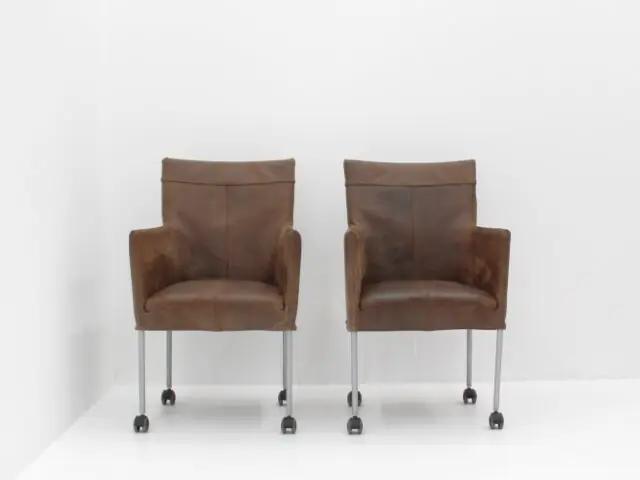 Laatste Versie Set van 2 fauteuils - suede bruin - 4 poots aluminium grijs - verrijdbaar - set van 2