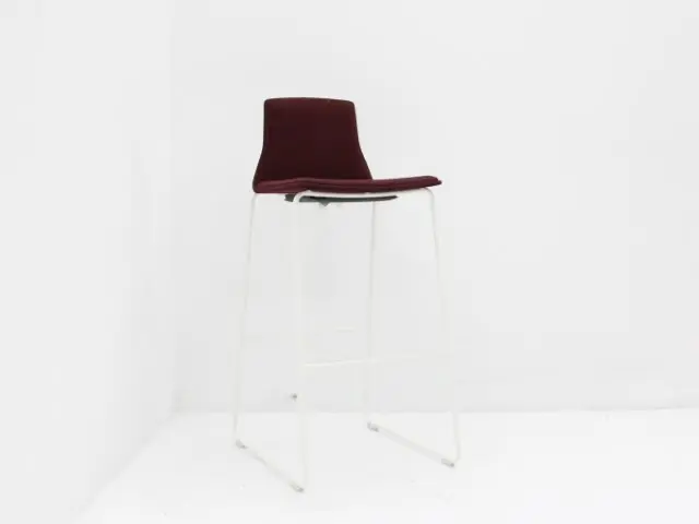 Aanbieding Barkruk Coalesse Montara650 - paars - slede wit