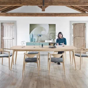 Aanbieding Novamobili Tafel Hanami Colour Tafelpoten massief noten Novamobili Tafel Hanami Colour Tafelblad eiken Carbone Afmetingen & afwerking 200 x 100 cm / H 75 cm