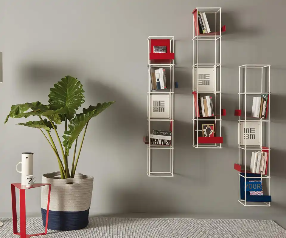 Koopje MEME Design Libro verticale wand boekenkast Kleur 12 NERO / RAL 9005