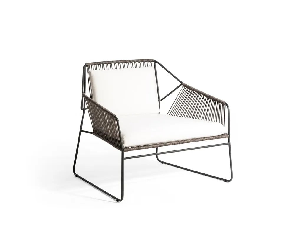 Koop Online Oasiq Sandur roestvrijstalen rope fauteuil Kleurvariant rope wit/frame wit Zit- en rugkussens grijs