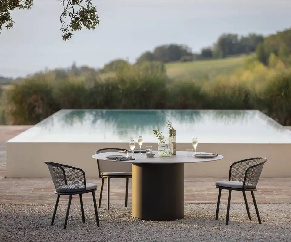 Alleen Vandaag Todus Eettafel Branta Uitvoering tafelblad Keramiek antracietsteen 217 Opbouw D 130 cm / H 75 cm smal onderstel Kleur onderstel Antraciet 145