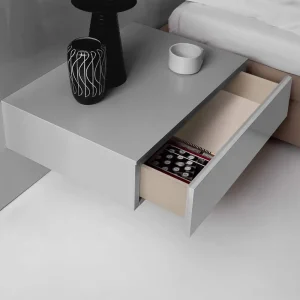 Aanbieding Novamobili Eenvoudig nachtkastje 1 lade Uitvoering met voetjes Breedte B 46 cm Kleur Glans - 430 Lichtgrijs (Grigio, vergelijkbaar met RAL7035) zonder Qi-oplaadfunctie
