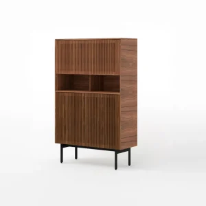 Beperkte Voorraad Punt Malmö highboard versie B 116,1 cm / H 155,6 cm / D 45,5 cm + pootjes H 29 cm 2 lattendeuren bovenaan 2 vakken in het midden 2 lattendeuren onderaan Super mat walnoot