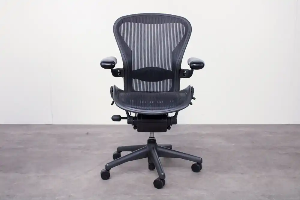 Finale Uitverkoop Bureaustoel Herman Miller Aeron Graphite .