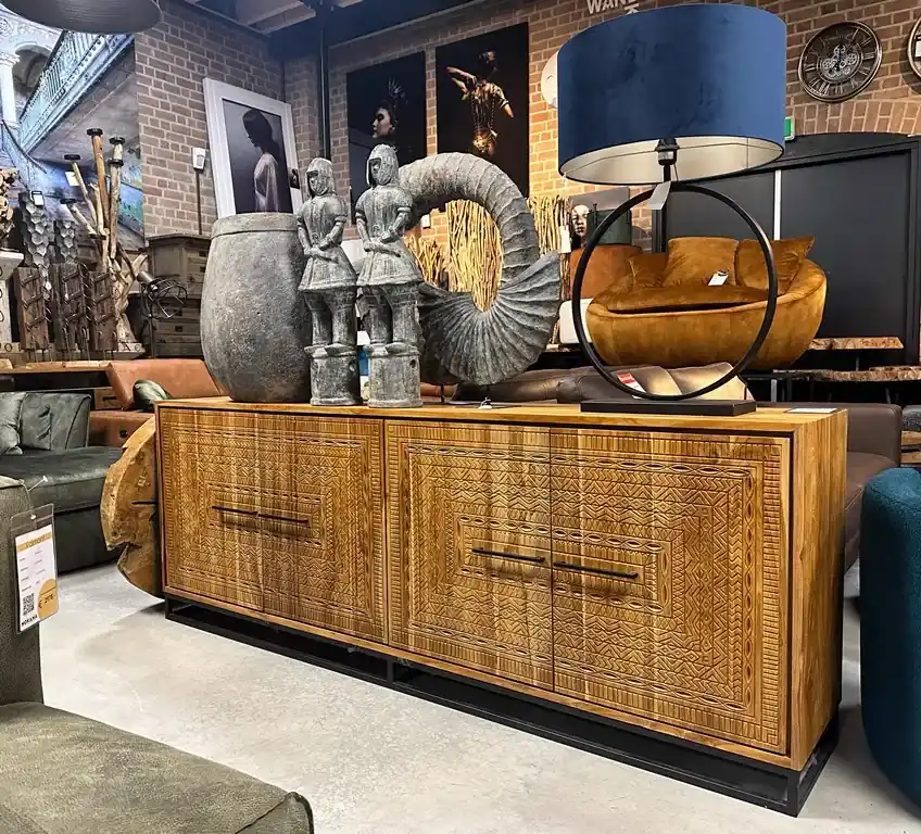 Op = Op Dressoir Intan Bruin